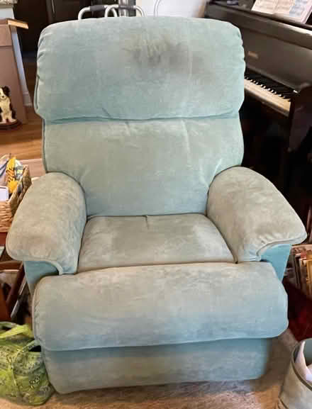 Photo of free lazy boy chair (Matteo drive, Wilmington.) #1