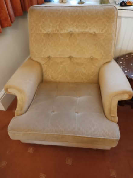 Photo of free Parker Knoll suite (Witham) #2