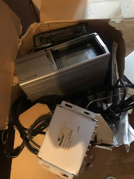 Photo of free Car radio set (SE16) #4