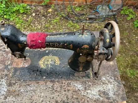 Photo of free Singer Stand (shepperton TW17) #2