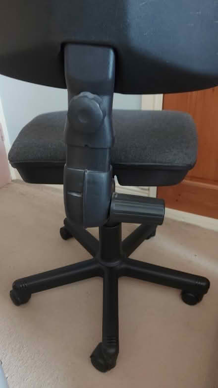 Photo of free Wheeled office chair, adjustable (Tewkesbury GL20) #2