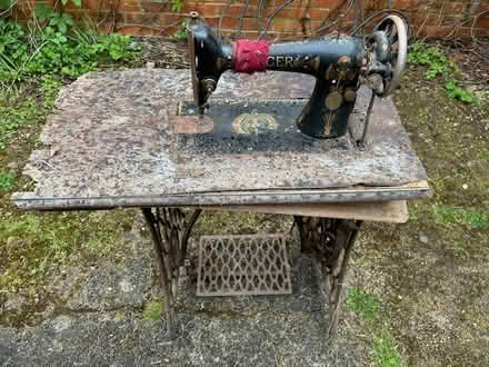 Photo of free Singer Stand (shepperton TW17) #1