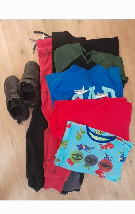 Photo of free Boys clothes age 5-6 (EH4) #1