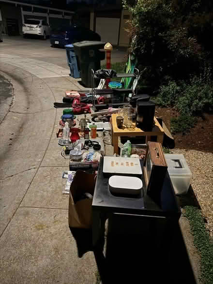 Photo of free stuff @ 3998 Bibbits Dr, P. A (3998 Bibbits Dr. Palo Alto) #1