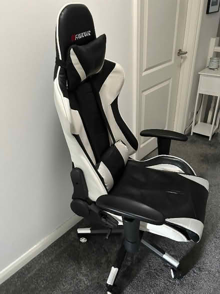 Photo of free Gaming chair (Walton-on-Thames KT12) #1