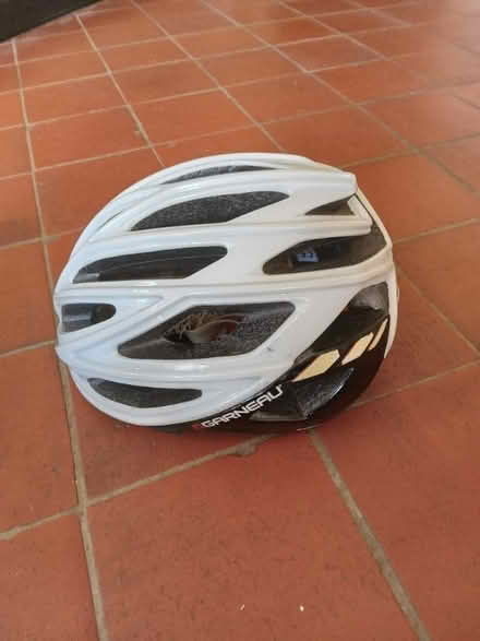 Photo of free adult cycle helmet (Nyetimber PO21) #1