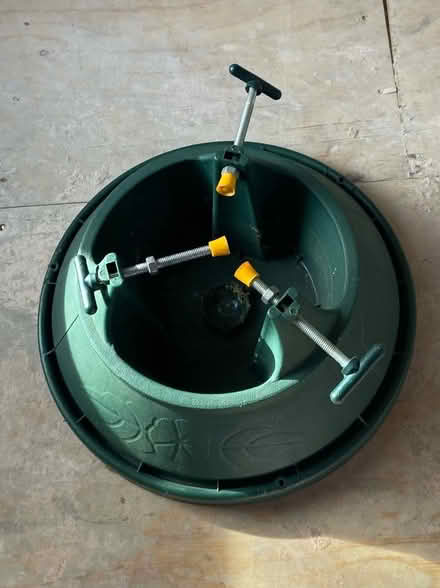 Photo of free Christmas tree stand (Knockholt/Dunton Green TN14) #1