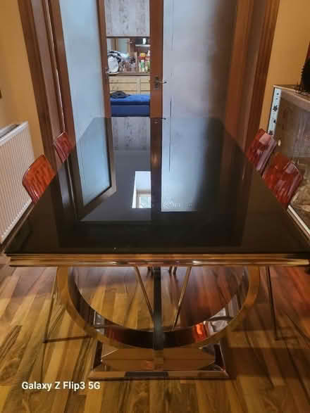 Photo of free Dinning table (Cambuslang G72) #1
