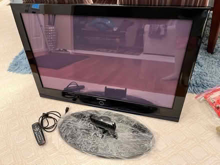 Photo of free 42” Samsung TV (Florissant/Hazelwood) #1