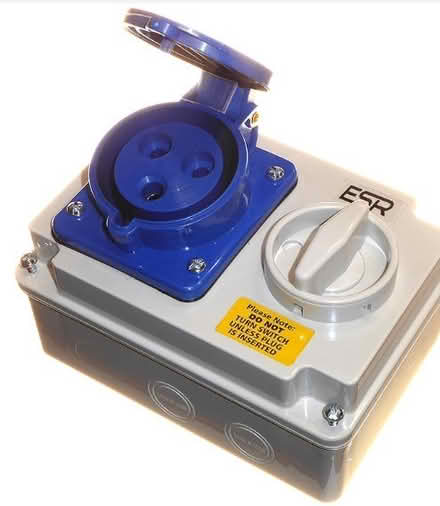 Photo of 32A 230V - 32A 3 Pin Lockable Socket with Switch 2P+E Sin (North Hinksey OX2) #1