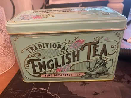 Photo of free English Tea Tin (Willow Glen) #1