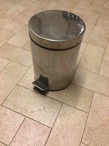 Photo of free Small bathroom bin (Malton YO17) #1