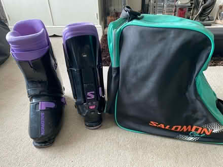 Photo of free solomon ski boots 350 with bag (Frimley Green, Camberley) #1