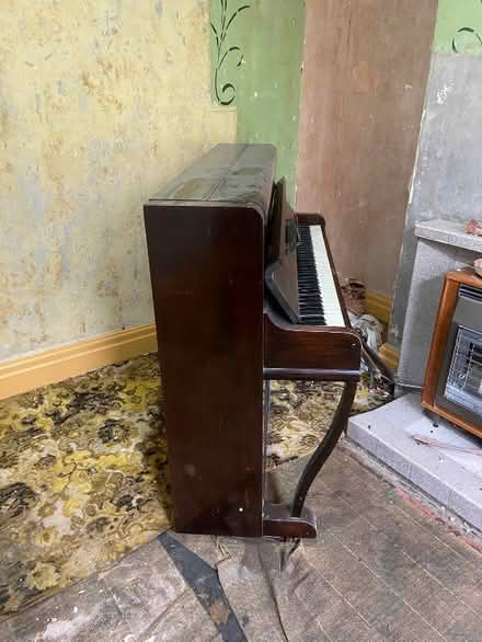 Photo of free Piano (Vale LA1) #2