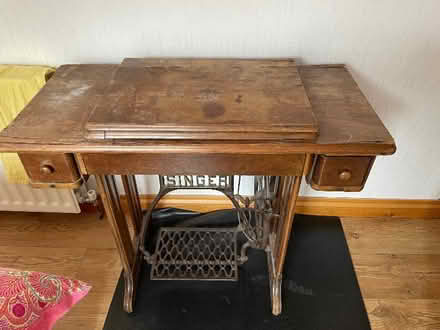 Photo of free Singer treddle sewing machine in cabinet (Gargunnock FK8) #1