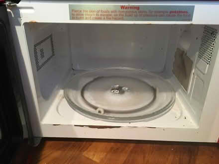 Photo of free Working Red Microwave (Newhaven EH6) #3