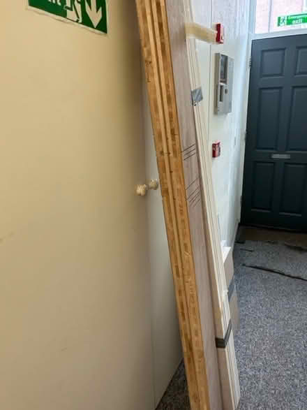 Photo of free MDF & architraves and offcuts (SW16 6EG) #1