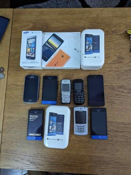 Photo of free Job lot of mobile phones! (Welwyn Garden City AL7) #1
