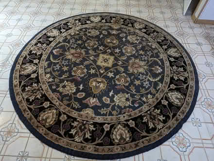 Photo of free 8' round area rug (Lenni Rd near Rt 452) #1