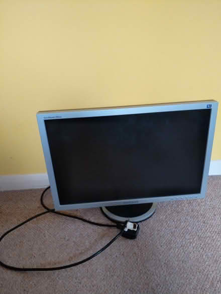 Photo of free Computer screen (East Peckham, Kent TN12) #1