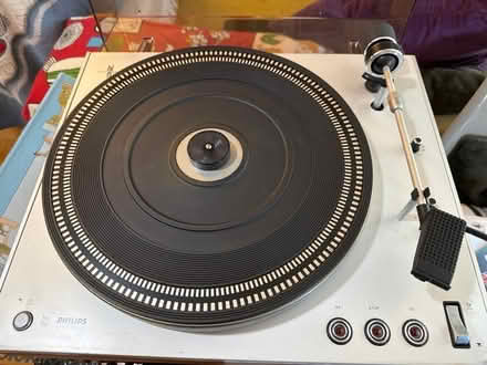 Photo of free Phillips 318 electronic turntable (Lower East Side) #1