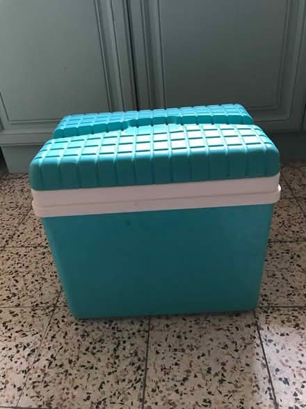 Photo of free Large cool box (Knighton LD7) #1