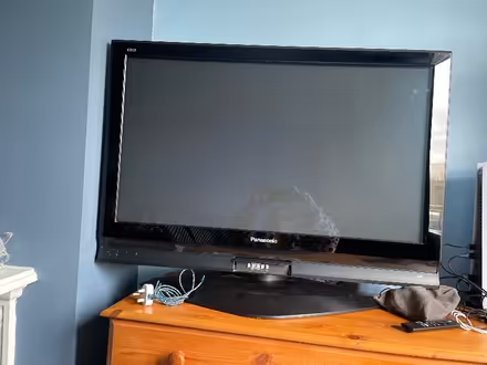 Photo of free Tv 43 inch approx (Fareham PO13) #1