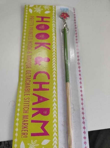 Photo of free Size 4mm crochet hook and marker charm (Lightpill GL5) #1