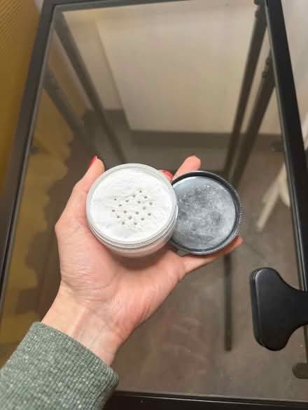 Photo of free Transparent loose powder (Cutteslowe OX2) #3