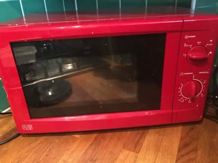 Photo of free Working Red Microwave (Newhaven EH6) #1