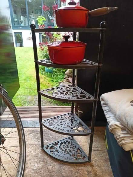 Photo of free Pot stand (Chiswick W4) #1