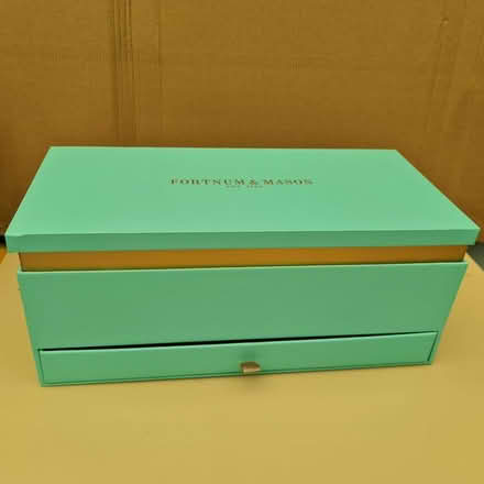 Photo of free Ex champagne presentation box. (Congresbury BS49) #1