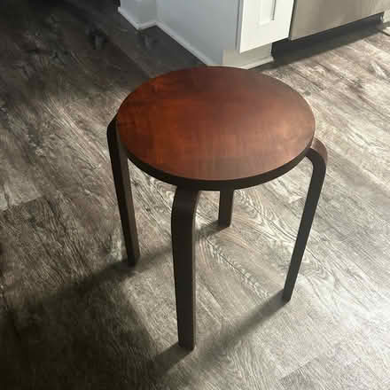 Photo of free 4 identical bar chairs (Alexandria) #1