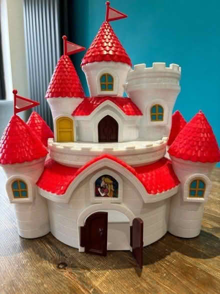 Photo of free 2 toy castles (Watford WD17) #2