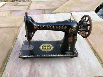 Photo of free Antique Singer Sewing Machine 1940s Vintage (Allbrook SO50) #2