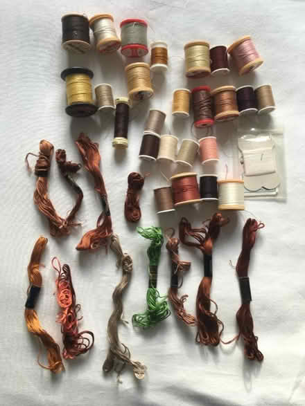Photo of free Sewing and embroidery cottons in autumn colours (Avening GL8) #1