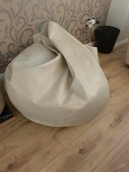 Photo of free Bean Bag Bazaar Gaming Bean Bag Recliner Chair, Cream (Lords Wood ME5) #2