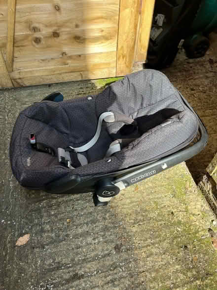 Photo of free Maxi Cosi Pebble Car Seat (Twickenham) #1