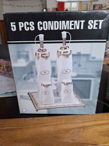 Photo of free 5 piece Condiment set (Borehamwood WD6) #1