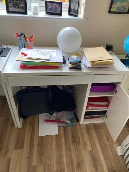 Photo of free White ikea desk (BA2) #1