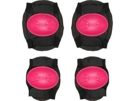 Photo of π§π½ Kids knees and elbow pads (Richmond TW9) #1