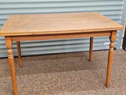 Photo of free Extendable Table Solid Timber (Brough CA17) #1