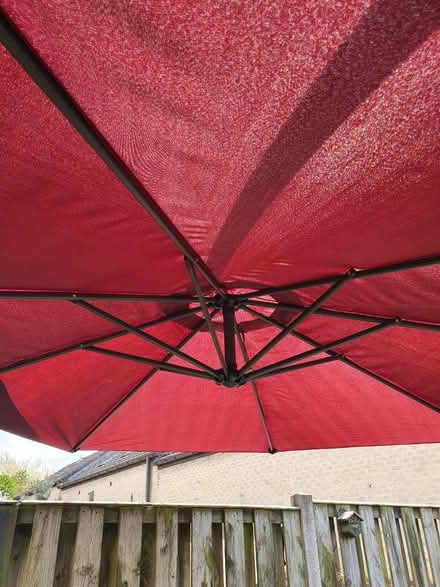 Photo of free Cantilever garden parasol (S2 wybourn) #3