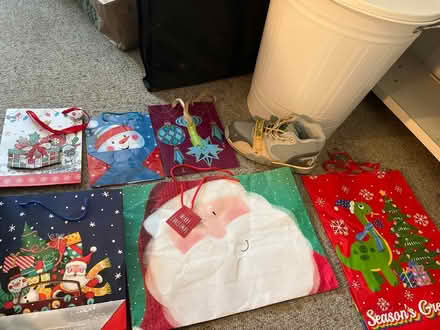 Photo of free Christmas Gift Bags (Paramount, CA) #1