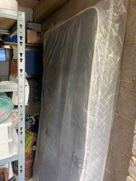 Photo of free Single mattress- brand new (Hampton Hill TW11) #1