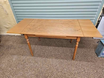 Photo of free Extendable Table Solid Timber (Brough CA17) #4