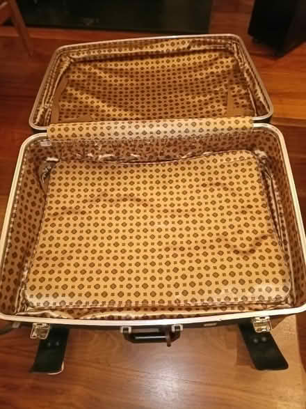 Photo of free Large suitcase (Chiswick W4) #4
