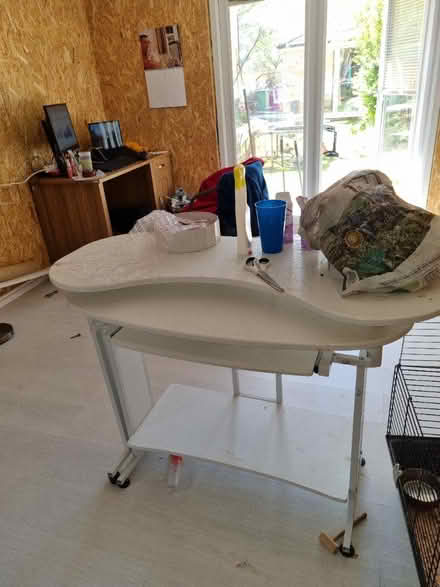 Photo of free White corner desk (Speke L24) #1