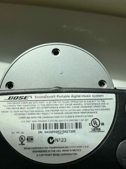 Photo of free Bose iPod Sound Dock Portable (Skokie) #3