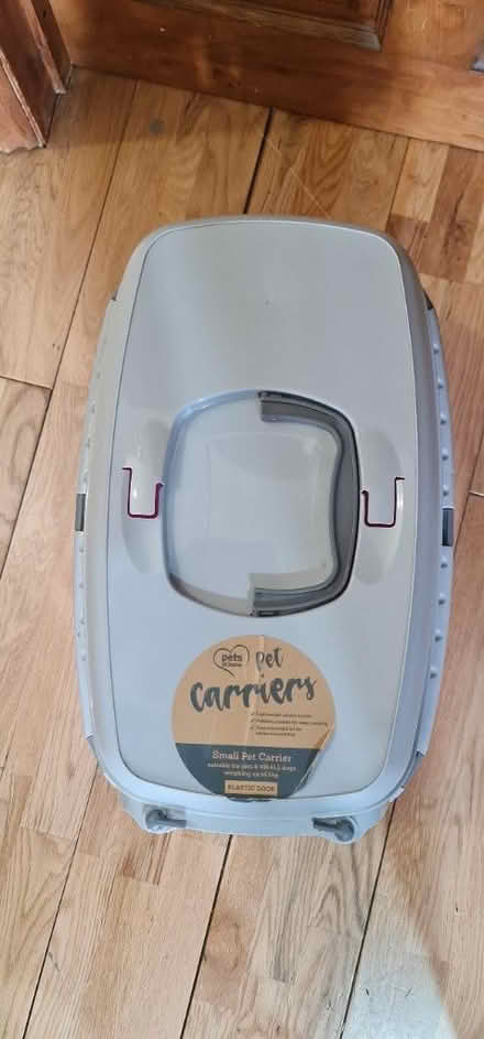 Photo of free Small pet carrier (NW2 Cricklewood) #1